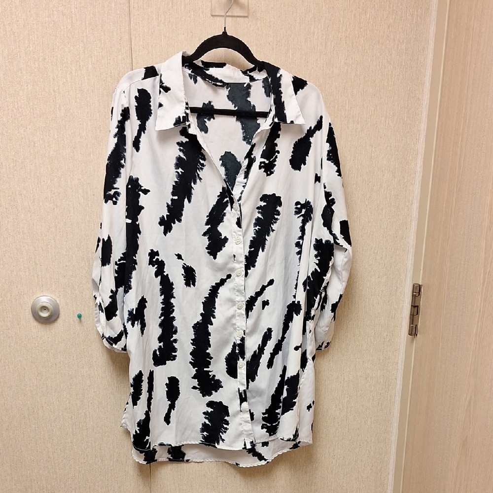 Unique Spectrum Monochrome Artistic Blouse